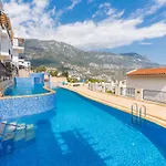 Talia * Kalkan
